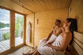 Beach cottage with a hot tub - Image 3