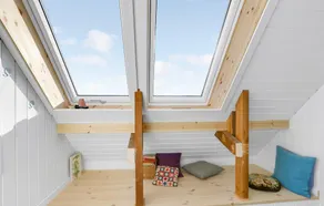 Nice home in Gudhjem with ethernet internet - Image 2