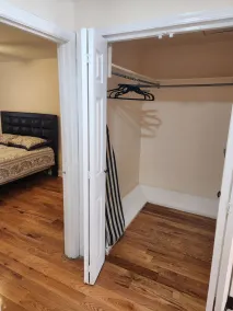 Cozy 2-bedroom Apartment - Image 3