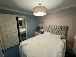 Glasgow 3 bed Guest House - Image 4