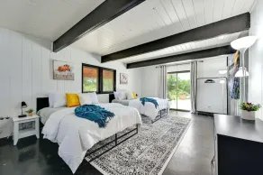 Road Runner Lodge: Pool, Volleyball, Disc Golf, Pet Friendly - Image 4