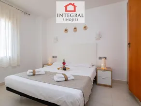 Beachfront Family Retreat with Stunning Sea Views in Palamós - Image 5