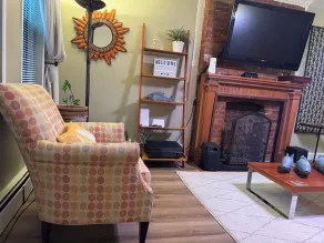 Brownstone duplex with hot tub and koi pond 20 mins drive from NYC - Image 2