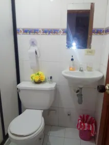 Quiet and cozy room in family house - Image 3