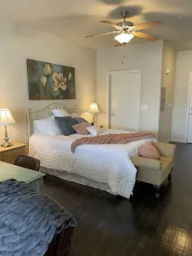 Cozy Park Avenue Studio - Image 4
