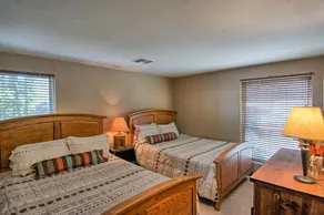 Private luxury custom Lodge with the best view of Lake Shasta and Shasta Caverns - Image 3