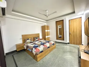 5 BHK entire floor best for parties - Image 5