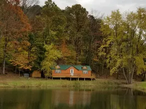 Hocking Hills-Dog friendly cabin with private pond .. adults 18 and older - Image 5