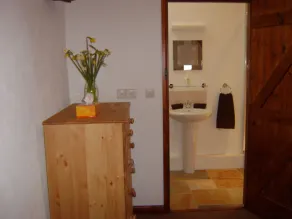 Den Shippen, traditionelle granit laden i hjertet af Treen - Image 3