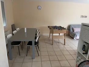 Maison Avec Piscine Intérieur Chauffée et Privée - Image 5