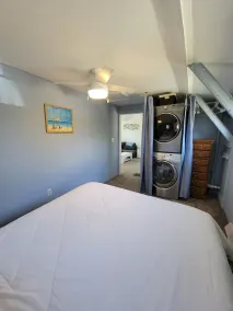 Cozy Cottage- Bright, 2 Bedroom- Great Location - Image 4