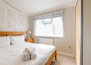 Alloggio con 2 camere da letto ad Albury, Guildford - Image 5