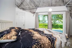 ROOM 04 - Lake Sumner - Image 4