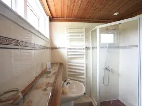 Nicely Decorated Villa with Garden near Sea - Image 5