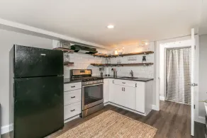 * Private Suite Full of Style & Comfort * - Image 5