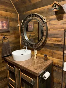 Rustic log cabin in the hills of Arkansas! - Image 4