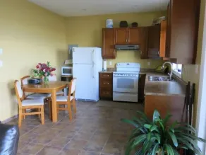 Courtenay Walk-On Oceanfront Cottage (A) at Udina Bay Vancouver Island - Image 5