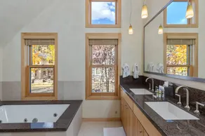 Emplacement parfait! Amazing Townhome w / Mountain Views - 1 bloc de Plaza Gondola, restaurants et boutiques! - Image 2