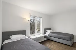 Moderne, renovierte Sommervermietung in East Hampton, nur wenige Minuten vom Strand entfernt - Image 4