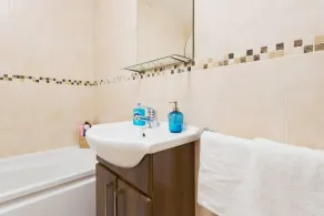 CENTRAL LOCATION 2 BED APT  Fast WIFI & TV&KITCHEN - Image 5