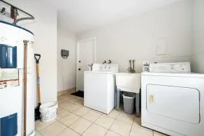 Modern 1BR Apt Near Lake & Downtown - Image 2