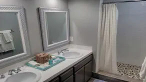 Adorable & Affordable! 1 BR! ~WiFi~ Walk to Beach & Shops - Image 2