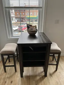 Newly  renovated spacious apartment overlooking Greene NY - Image 5