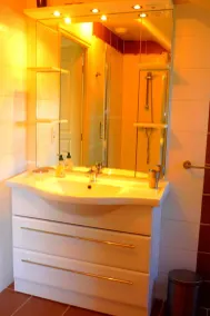 Apartment in Private House - Image 3