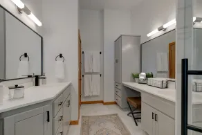 Luxury Bluff Retreat • 10 Minutes to Downtown - Image 4