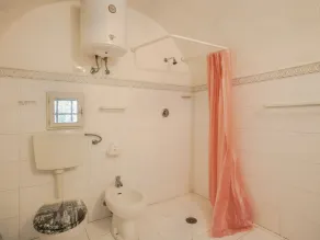 Lovely apartment in villa for 5 people with pool, WIFI, TV, patio and pets allowed - Image 3
