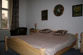 70m ² lägenhet med direkt tillgång till trädgården - Image 5