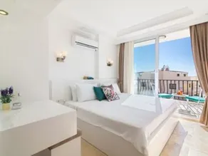 Leto Townhouse - Stylish spacious with private pool in the heart of the town - Image 5