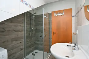 Comfortable terraced house with terrace, garden and indoor pool in the vacation park - Image 5