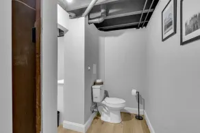 Centrally located, spacious 4 bdrm, on quiet Ct - Image 2