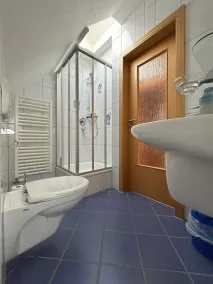 Appartement maisonnette 70m² avec WiFi, 2x douche & WC et 2 chambres central - Image 2