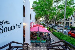 Brand New Listing! 5 minutes to Naples Best Beach...Lowdermilk Park. - Image 3