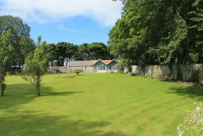 2 bedroom cottage, with far reaching views of the garden and open countryside. - Image 5