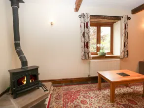SUTTON BARN, pet friendly, character holiday cottage in Ross-On-Wye - Image 2