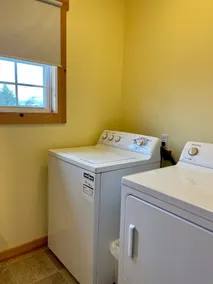 Rustico View Retreat- NEW rental, Perfectly located 4bdrm with wraparound deck - Image 3