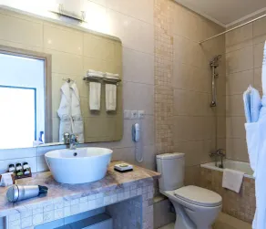 Rahoni Cronwell Hotel by Diomedes Group - Image 4