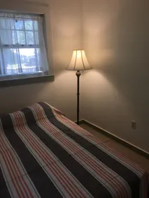 Cute 2+ Bedroom Cottage - Image 3