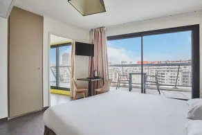 Studio Spacieux avec Wi-Fi GRATUIT | 200m de L'Avenue du Prado - Image 5