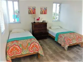 Beach Condo A3 Ocean views,Pool,In-Town,Paddle bd,Kayaks,Bikes,Beach equip - Image 5