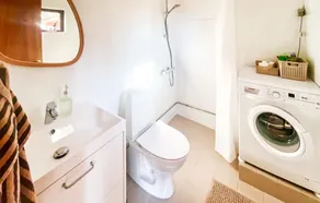 Belle maison de 2 chambres à Nexø - Image 2