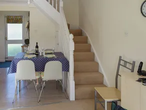 2 bedroom accommodation in Falmouth - Image 5