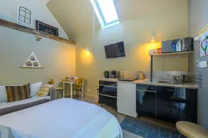Studio accogliente per due persone con terrazza e giardino, nel cuore di Guilvinec - Image 4