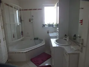 Maison Calme, au Cœur D'une Campagne Verdoyante - Image 2