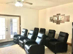 Spacious Lakefront Home, Amazing View, Great Dock, Sleeps 18 comfortably-Private - Image 2