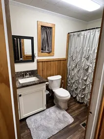 Drive up & park 6 ft from this clean, equipped houseboat in Cypress Cove Marina - Image 3