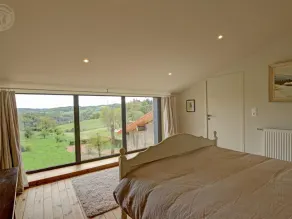 Grande maison rénovée, espace et charme au cœur de Saint-Symphorien-de-Lay - Image 5